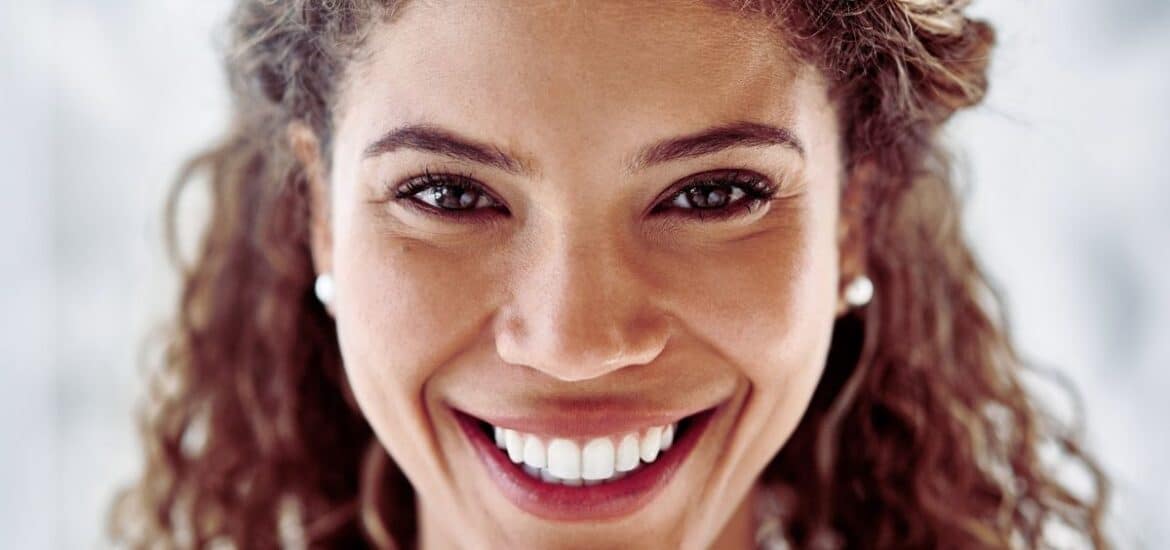 Close up of a happy woman with a bright smile